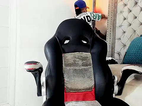 Snapshot of Kevinfox23cms chatting on October 1, 2025, 1:50 pm Kevinfox23cms online show from October 1, 2025, 1:50 pm