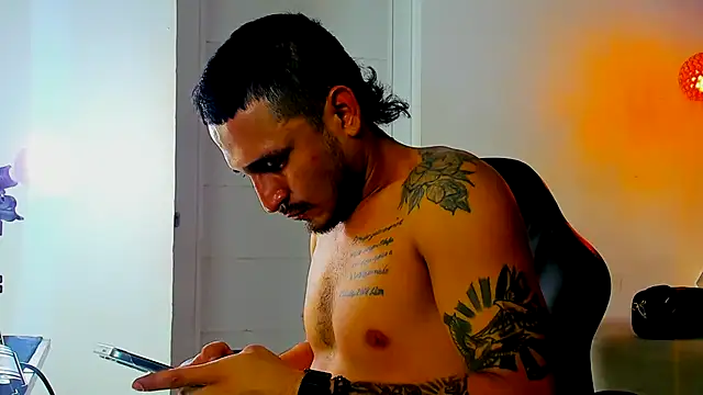 Snapshot of Kevinfox23cms chatting on October 4, 2025, 8:01 am Kevinfox23cms online show from October 4, 2025, 8:01 am