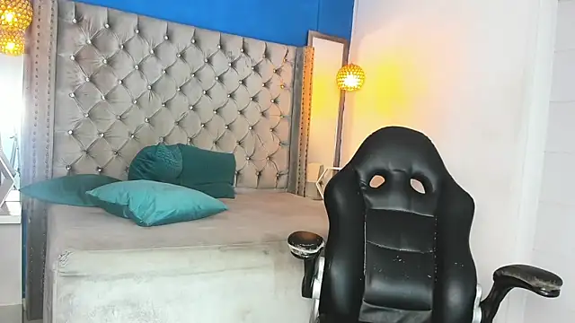 Snapshot of Kevinfox23cms chatting on October 15, 2025, 11:43 am Kevinfox23cms online show from October 15, 2025, 11:43 am