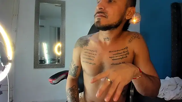 Snapshot of Kevinfox23cms chatting on October 21, 2025, 5:19 am Kevinfox23cms online show from October 21, 2025, 5:19 am