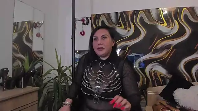 MissAidaDevine online show from October 2, 2025, 7:43 pm