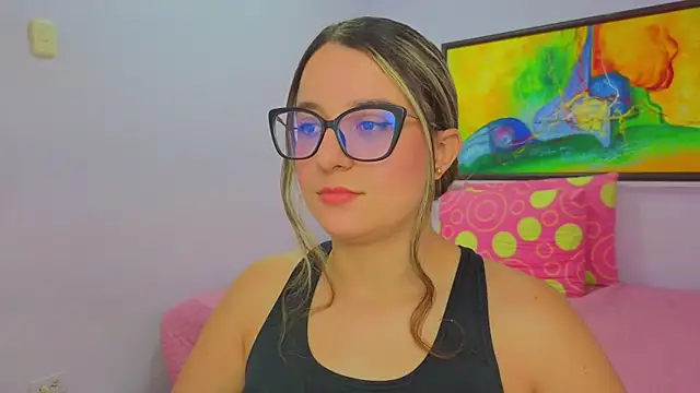 katiaa lovv online show from May 4, 2026, 12:23 pm