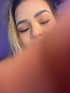 Snapshot of itsdanividarte chatting on March 3, 2026, 11:32 pm itsdanividarte online show from March 3, 2026, 11:32 pm