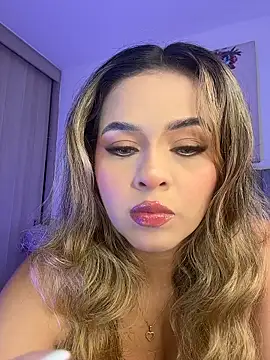 Snapshot of itsdanividarte chatting on March 15, 2026, 1:44 am itsdanividarte online show from March 15, 2026, 1:44 am