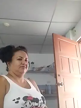 MEYBELLATINA online show from February 9, 2026, 10:03 pm