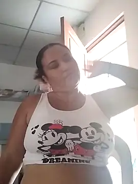 MEYBELLATINA online show from February 28, 2026, 9:38 pm