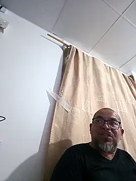 Snapshot of ANTHONYHOTT69 chatting on November 5, 2025, 8:31 pm ANTHONYHOTT69 online show from November 5, 2025, 8:31 pm