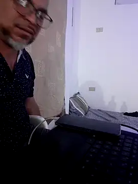 Snapshot of ANTHONYHOTT69 chatting on November 7, 2025, 10:43 pm ANTHONYHOTT69 online show from November 7, 2025, 10:43 pm