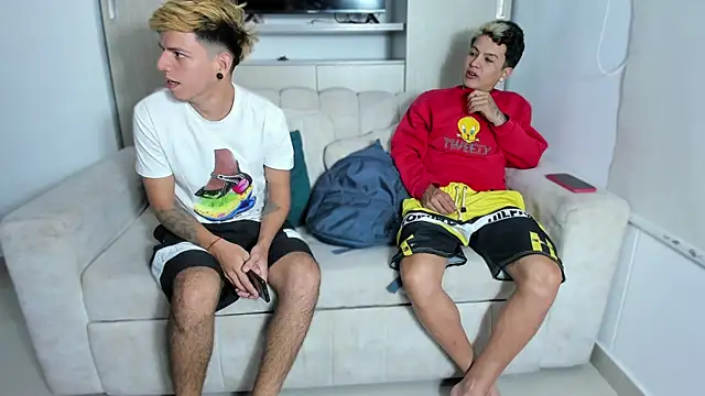 Snapshot of skygirls_ chatting on October 16, 2025, 5:41 am skygirls online show from October 16, 2025, 5:41 am