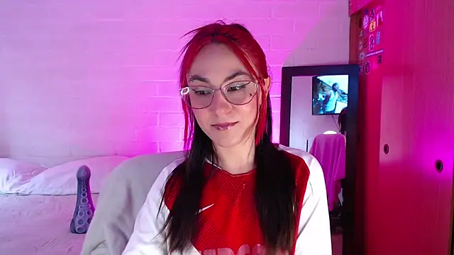 Snapshot of Amy66 chatting on December 16, 2025, 5:18 pm Amy66 online show from December 16, 2025, 5:18 pm