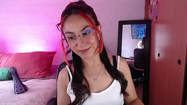 Snapshot of Amy66 chatting on May 21, 2026, 4:25 pm Amy66 online show from May 21, 2026, 4:25 pm