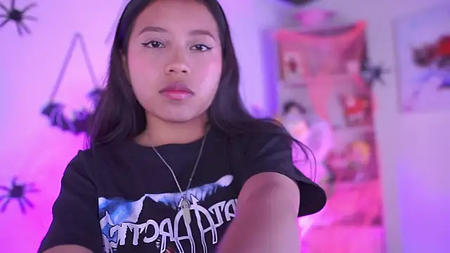 Snapshot of Zoe_Skyler chatting on October 21, 2025, 4:19 pm Zoe Skyler online show from October 21, 2025, 4:19 pm