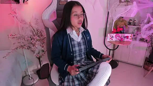 Snapshot of Zoe_Skyler chatting on October 29, 2025, 5:14 pm Zoe Skyler online show from October 29, 2025, 5:14 pm