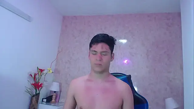 Snapshot of Aaron_Foxxx chatting on October 9, 2025, 12:58 pm Aaron Foxxx online show from October 9, 2025, 12:58 pm