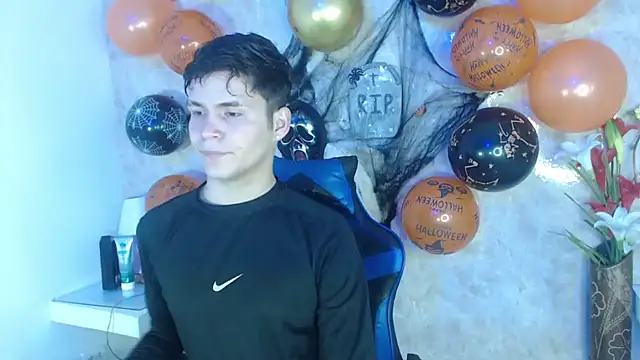 Snapshot of Aaron_Foxxx chatting on October 26, 2025, 5:41 pm Aaron Foxxx online show from October 26, 2025, 5:41 pm