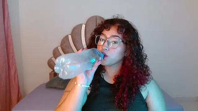 Snapshot of BlueeVelvet chatting on September 29, 2025, 2:16 am BlueeVelvet online show from September 29, 2025, 2:16 am