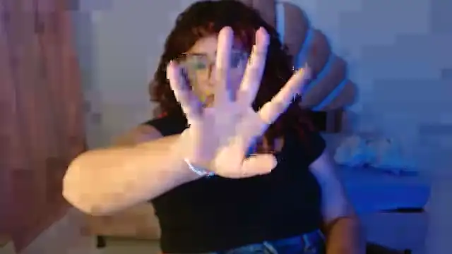 Snapshot of BlueeVelvet chatting on October 7, 2025, 3:25 am BlueeVelvet online show from October 7, 2025, 3:25 am