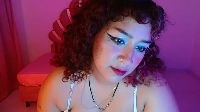 Snapshot of BlueeVelvet chatting on October 21, 2025, 11:27 pm BlueeVelvet online show from October 21, 2025, 11:27 pm