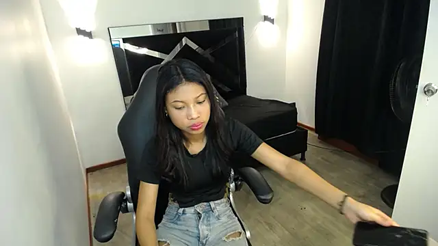 MarianaRojas  online show from July 17, 2026, 3:57 am