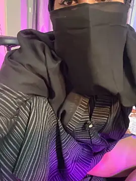 Lisa afreen online show from October 25, 2025, 6:02 pm