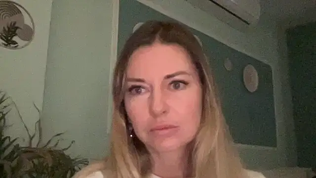 Alyressa online show from February 7, 2026, 7:50 pm