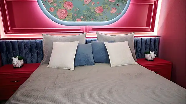 Snapshot of CallMeMargo chatting on October 2, 2025, 11:17 am CallMeMargo online show from October 2, 2025, 11:17 am