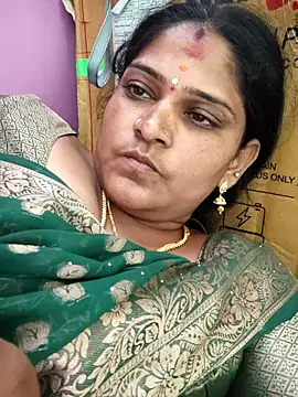 navyasree143 online show from October 3, 2025, 5:37 am