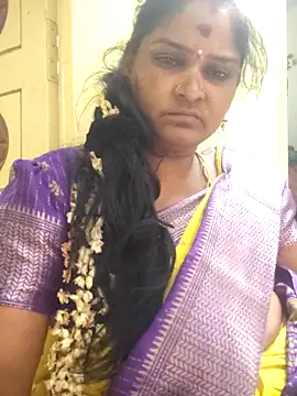 navyasree143 online show from April 23, 2026, 12:29 pm