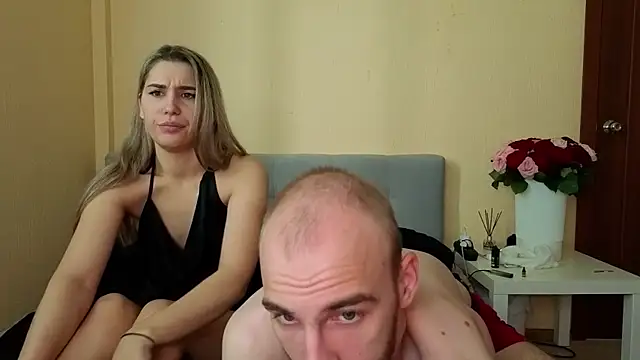 Snapshot of weddingcouple chatting on November 10, 2025, 6:01 am weddingcouple online show from November 10, 2025, 6:01 am