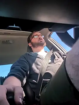 Snapshot of bear8t chatting on October 29, 2025, 9:16 pm bear8t online show from October 29, 2025, 9:16 pm