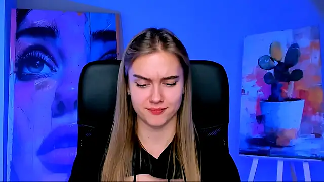 JuneWoods online show from November 7, 2025, 12:38 pm