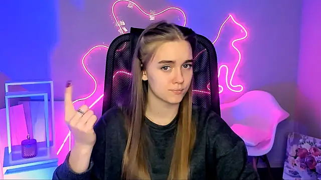 JuneWoods online show from February 16, 2026, 2:02 pm