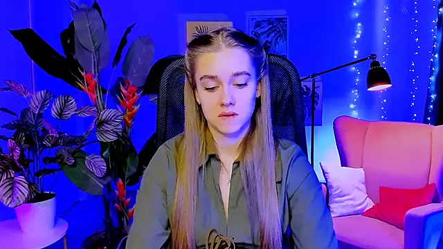 JuneWoods online show from March 3, 2026, 7:03 am