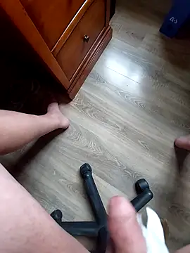 azery27000 online show from December 1, 2025, 12:10 pm