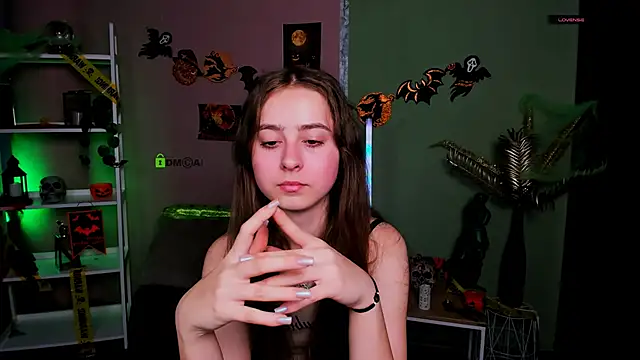 rebecca smile online show from November 4, 2025, 6:45 am