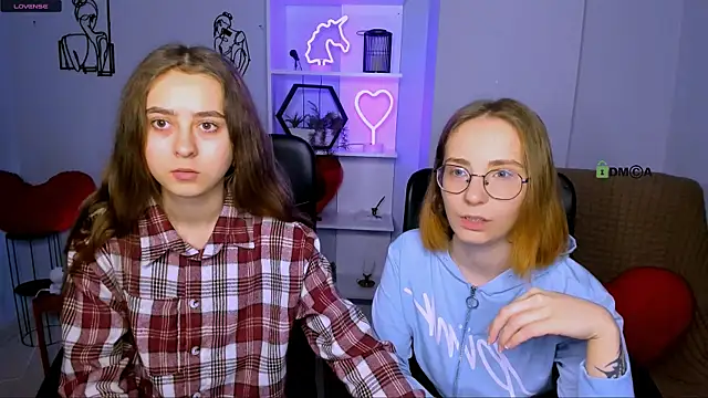 rebecca smile online show from December 22, 2025, 1:19 pm