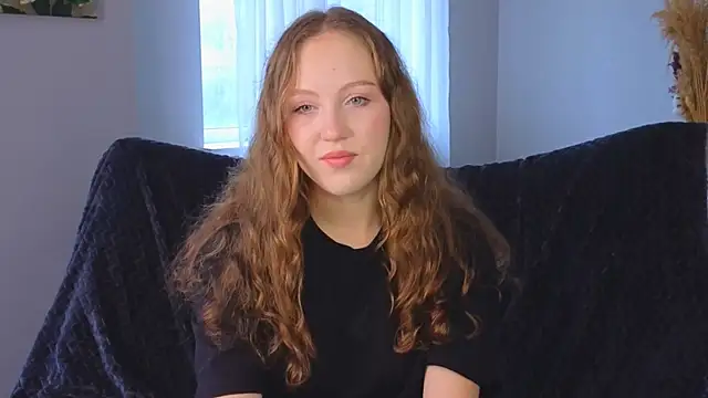 PillowMoans online show from October 6, 2025, 7:17 am