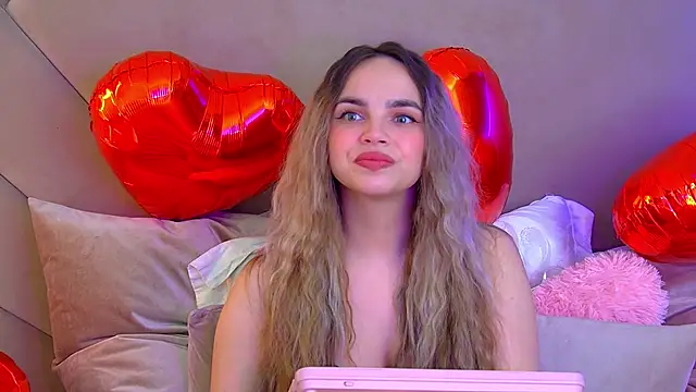 Snapshot of AnitaVenture chatting on October 12, 2025, 4:44 am AnitaVenture online show from October 12, 2025, 4:44 am