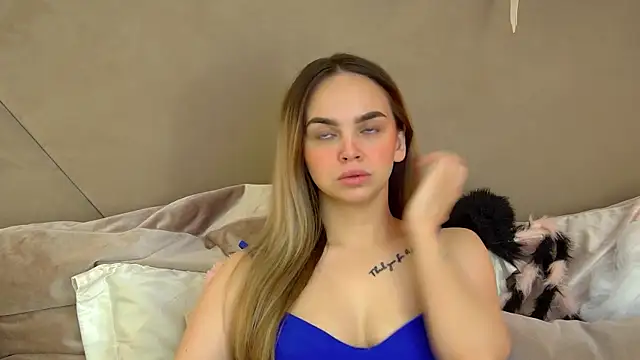 Snapshot of AnitaVenture chatting on October 26, 2025, 4:07 am AnitaVenture online show from October 26, 2025, 4:07 am