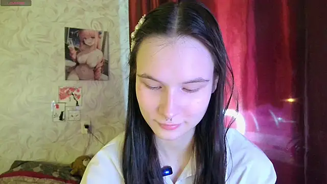 LolaVibe online show from November 11, 2025, 7:36 pm