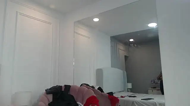 Snapshot of ChantalGarner chatting on October 16, 2025, 12:50 pm ChantalGarner online show from October 16, 2025, 12:50 pm