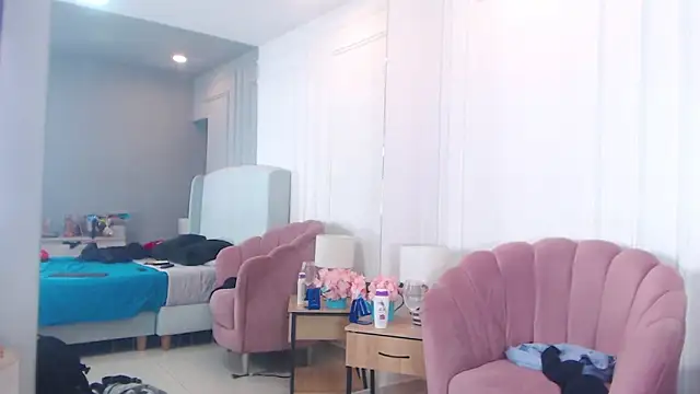 ChantalGarner online show from February 27, 2026, 1:22 pm