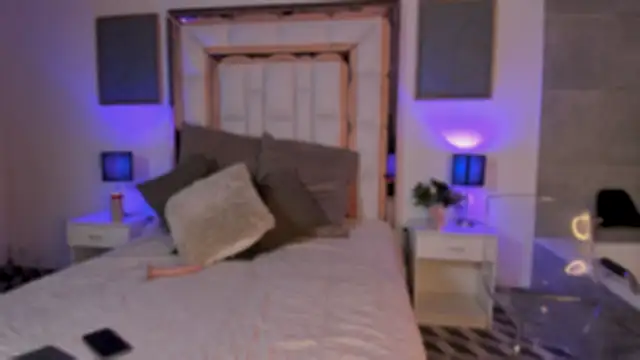 Snapshot of Violeta_dh chatting on November 5, 2025, 12:05 pm Violeta dh online show from November 5, 2025, 12:05 pm