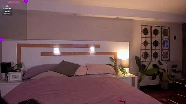 Snapshot of Violeta_dh chatting on March 20, 2026, 11:48 am Violeta dh online show from March 20, 2026, 11:48 am