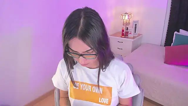 cherrylady 02 online show from October 6, 2025, 12:02 pm