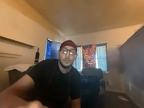 Snapshot of ThrowedWorldWide chatting on February 12, 2026, 2:23 pm ThrowedWorldWide online show from February 12, 2026, 2:23 pm