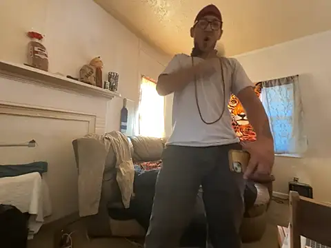 Snapshot of ThrowedWorldWide chatting on February 16, 2026, 3:41 pm ThrowedWorldWide online show from February 16, 2026, 3:41 pm