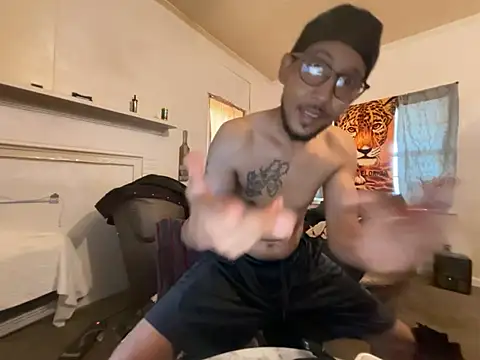 Snapshot of ThrowedWorldWide chatting on February 20, 2026, 2:39 pm ThrowedWorldWide online show from February 20, 2026, 2:39 pm