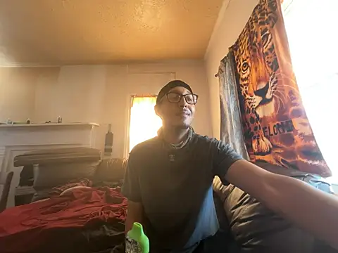 Snapshot of ThrowedWorldWide chatting on March 4, 2026, 4:13 pm ThrowedWorldWide online show from March 4, 2026, 4:13 pm