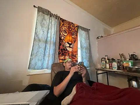 Snapshot of ThrowedWorldWide chatting on March 13, 2026, 2:12 pm ThrowedWorldWide online show from March 13, 2026, 2:12 pm